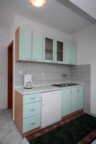 Apartments With A Parking Space Kampor (rab) - 5018
