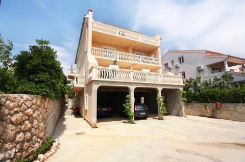 Apartments With A Parking Space Barbat (rab) - 5002