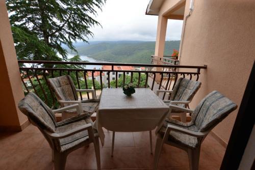 Apartments Creska 629