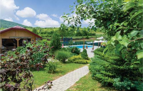 Two-bedroom Apartment In Rakovica
