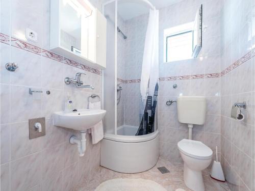 Apartment Put Rajica Cr