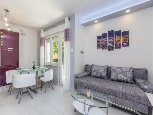 One-bedroom Holiday Home In Rasopasno