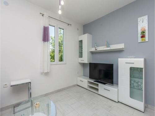 One-bedroom Holiday Home In Rasopasno