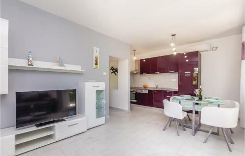 One-bedroom Holiday Home In Rasopasno