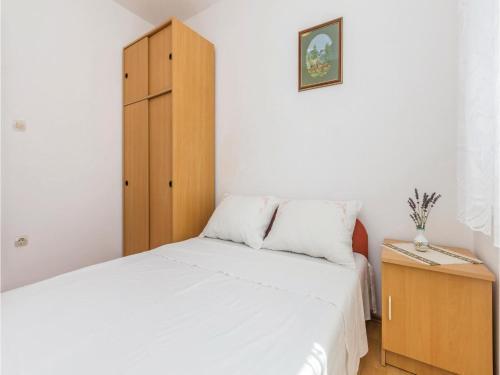 One-bedroom Apartment In Rasopasno