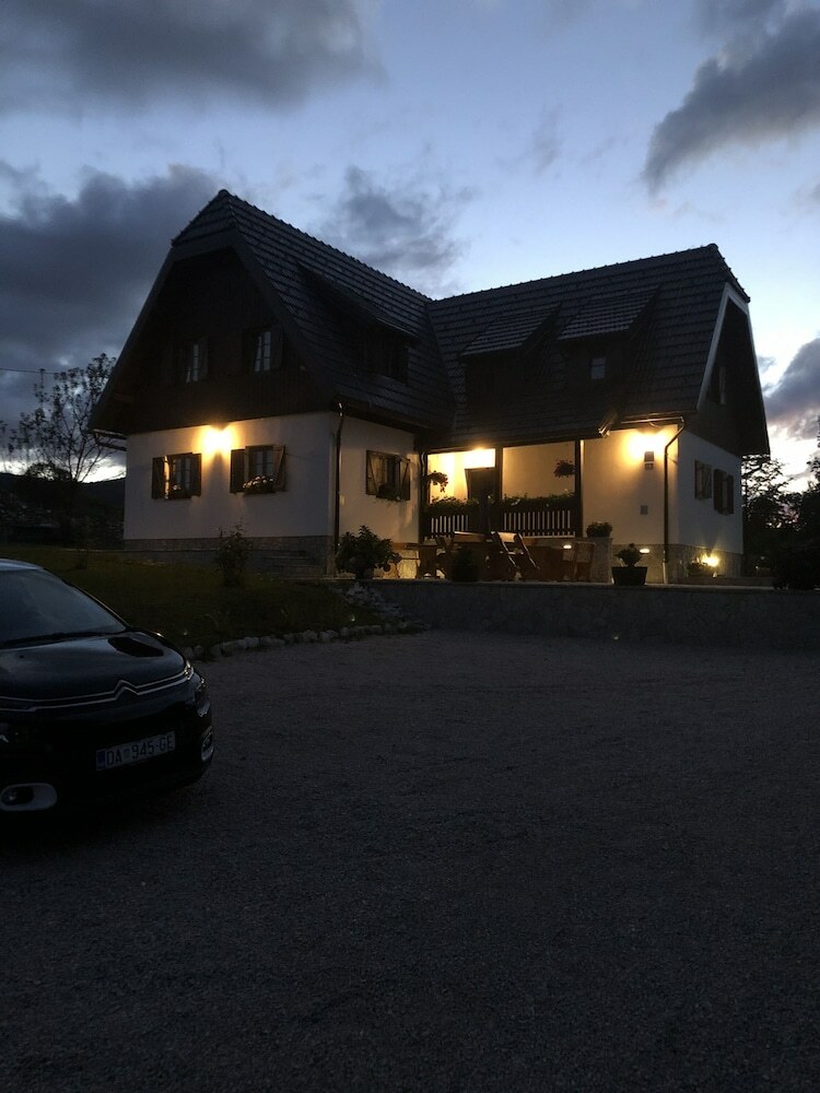 Hostal House Flora