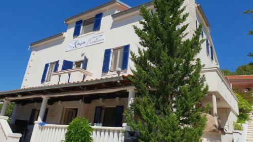 Hostal Double Room Rava 15880e