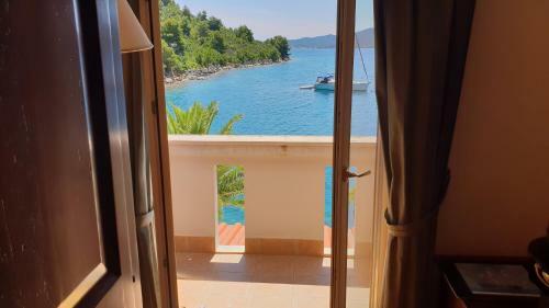 Hostal Rooms By The Sea Rava (dugi Otok) - 15880