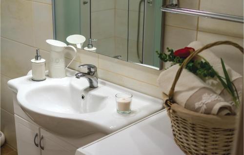 Two-bedroom Holiday Home In Razanac