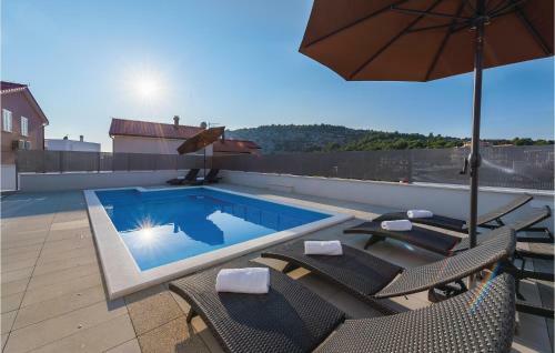 Three-bedroom Holiday Home In Razanj