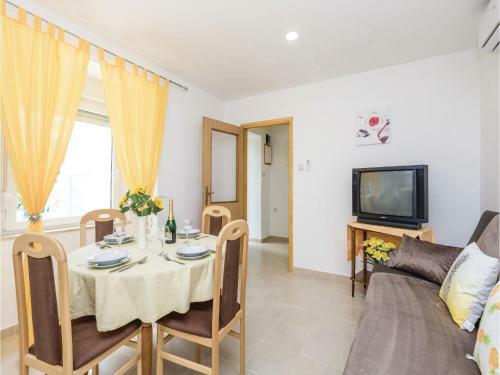 Two-bedroom Holiday Home In Rijeka