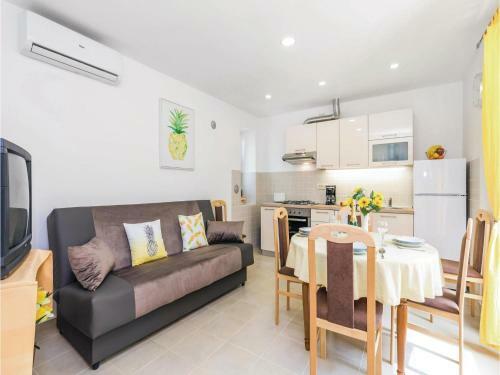 Two-bedroom Holiday Home In Rijeka