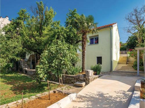 Two-bedroom Holiday Home In Rijeka