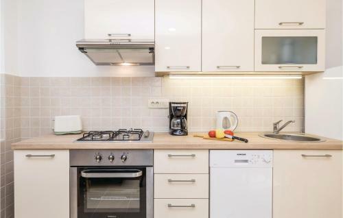 Two-bedroom Holiday Home In Rijeka