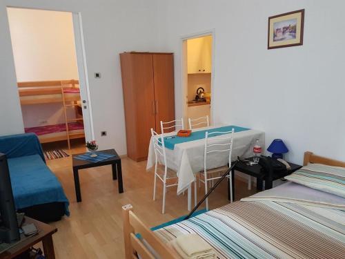 Apartments With Wifi Rijeka - 13496