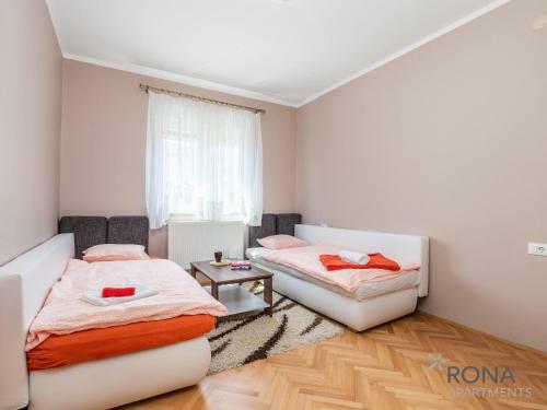 Hostal Rona Apartments Smokva
