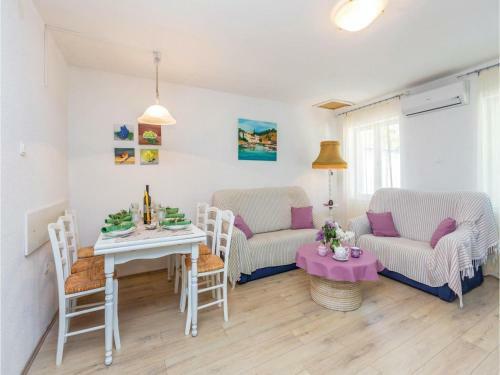 Two-bedroom Apartment In Risika