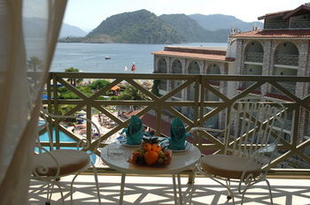 Hotel Marti La Perla