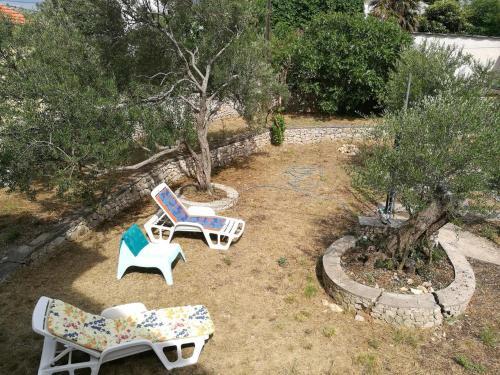 Apartments By The Sea Rogoznica - 13357