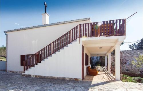 Three-bedroom Apartment In Rovanjska