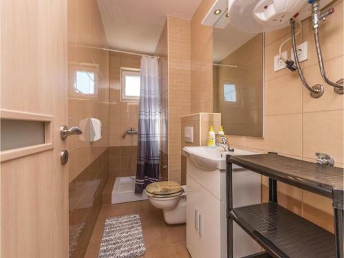 One-bedroom Apartment In Rovanjska