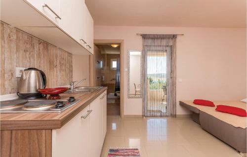 One-bedroom Apartment In Rovanjska