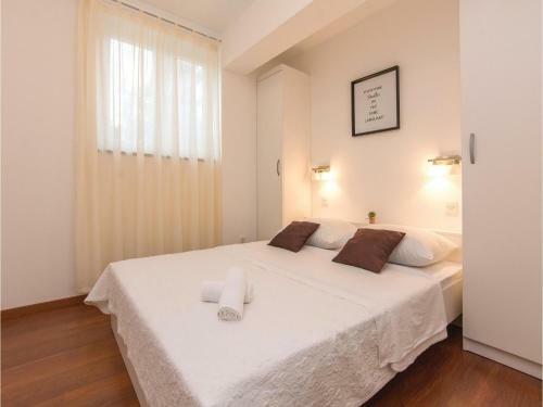 Five-bedroom Holiday Home In Rovanjska