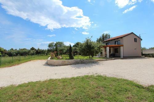 Holiday House Cuvi