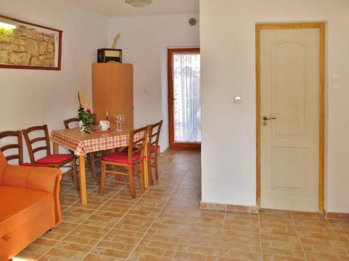 Holiday Home Laiki (roj208)