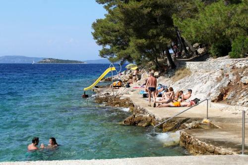 Apartments With A Parking Space Sali (dugi Otok) - 8153