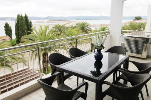 Luxury Apartment Pelargonija In Monterosso Resort