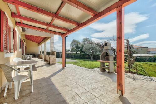 Hostal Mima House With Apartments