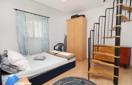 Apartments With A Parking Space Selce (crikvenica) - 5518