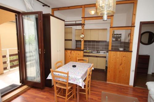 Apartments With A Parking Space Selce (crikvenica) - 5518