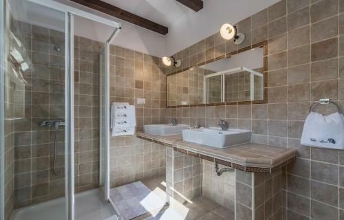 Luxury Villa Sana With Pool And Relaxing Panoramic View