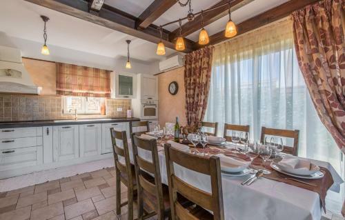 Luxury Villa Sana With Pool And Relaxing Panoramic View