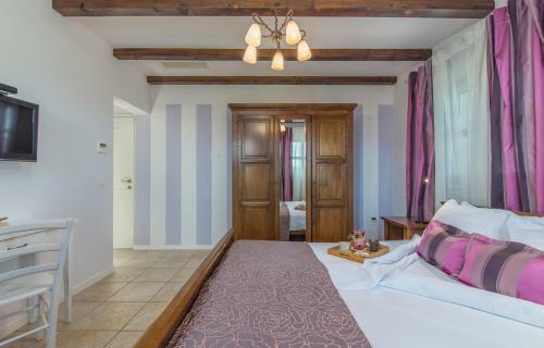 Luxury Villa Sana With Pool And Relaxing Panoramic View