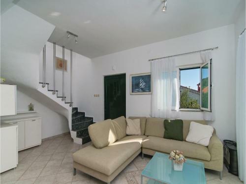 Three-bedroom Holiday Home Sevid With Sea View 09