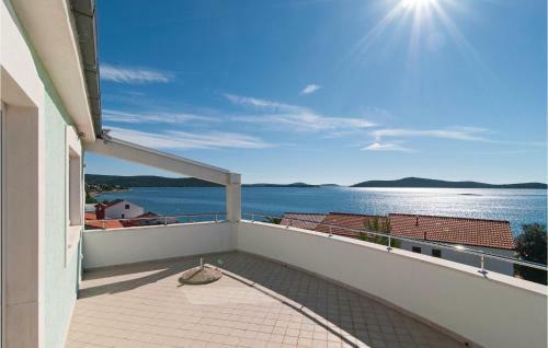 Three-bedroom Holiday Home Sevid With Sea View 09