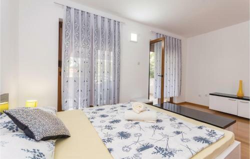 Four-bedroom Holiday Home In Sikovo
