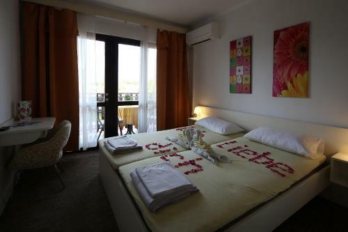Hostal Guest House Zeba & Riviera
