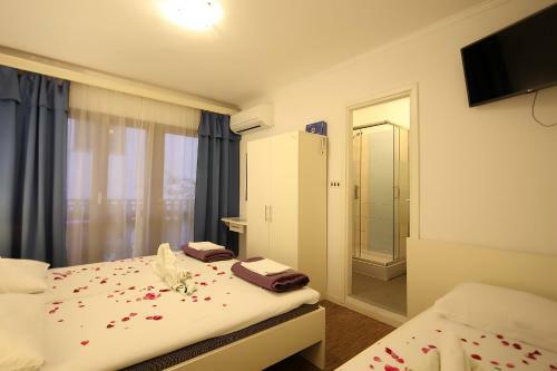Hostal Guest House Zeba & Riviera