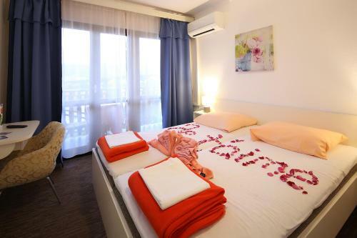 Hostal Guest House Zeba & Riviera