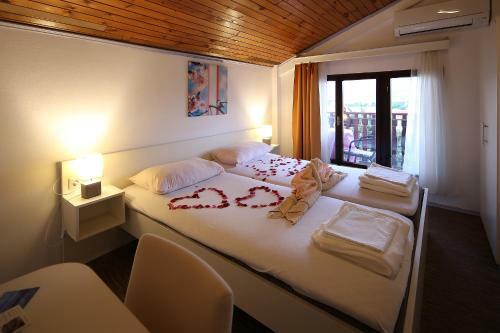 Hostal Guest House Zeba & Riviera