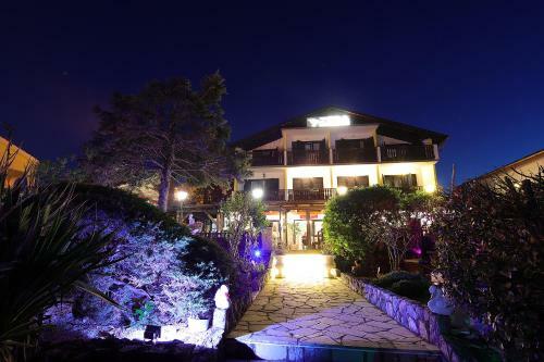 Hostal Guest House Zeba & Riviera