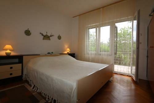 Apartment In Silo/insel Krk 13468