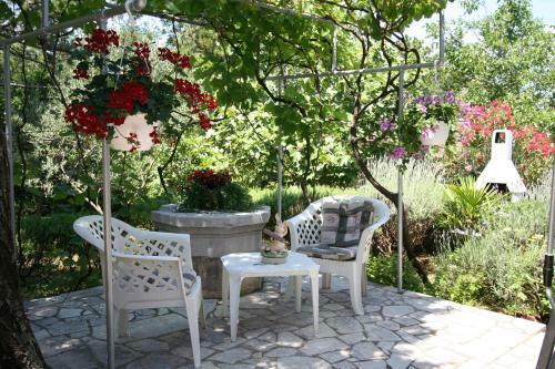 Apartment In Silo/insel Krk 13468