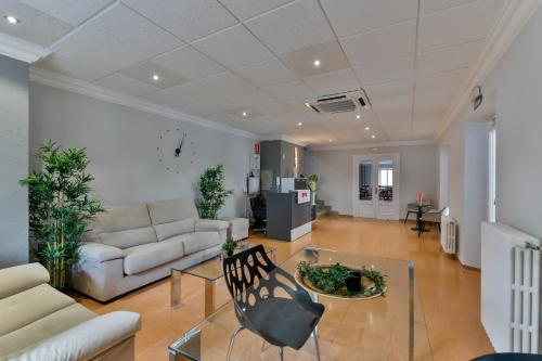 Hostal Hospeder�a Restaurante Pilar Villacast�n