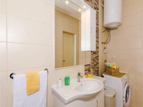 Three-bedroom Apartment In Slano