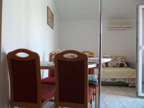 Jadranovo One-bedroom Apartment 1
